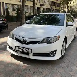 Toyota Camry, 2013