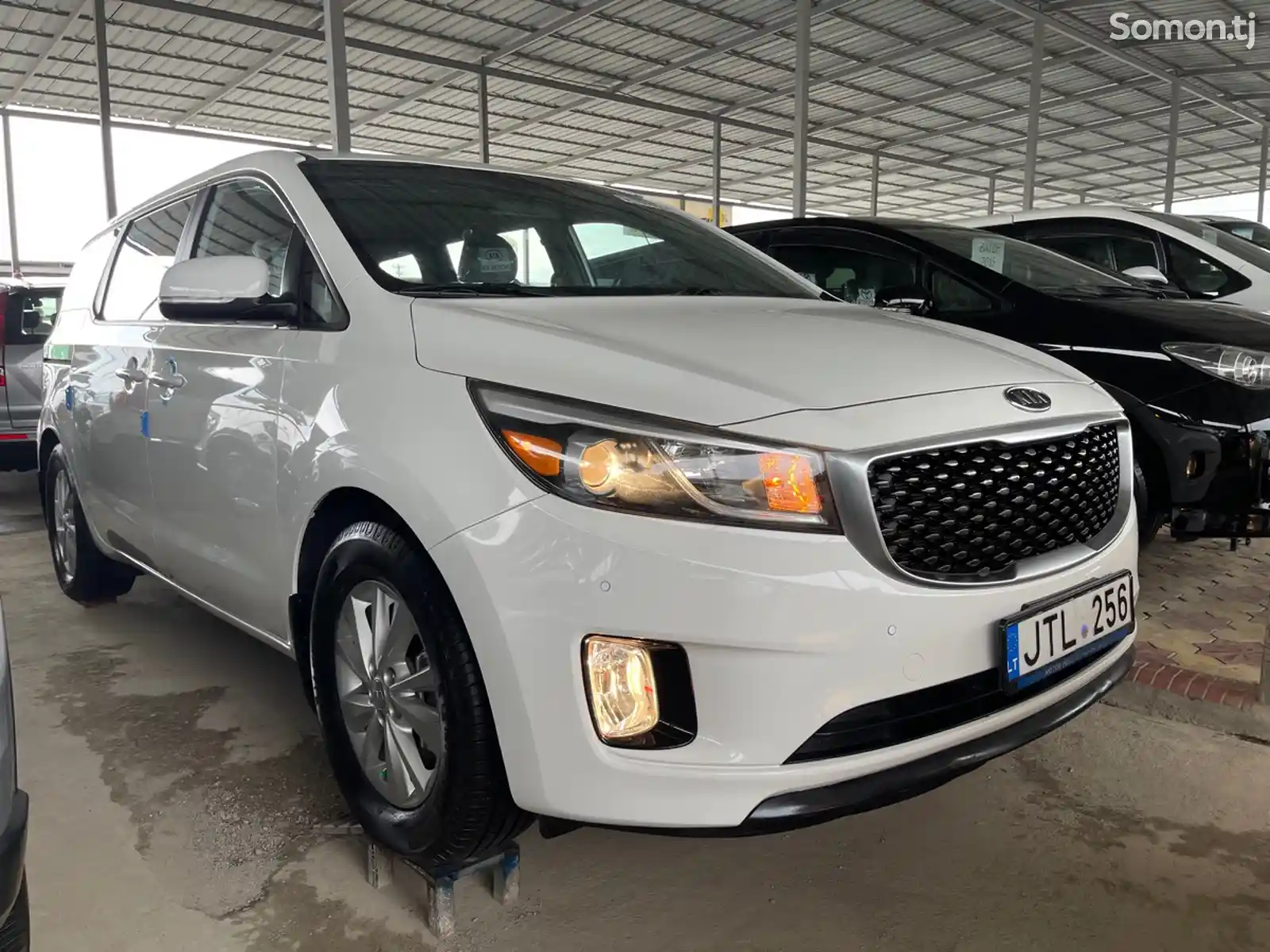 Kia Carnival, 2015-3