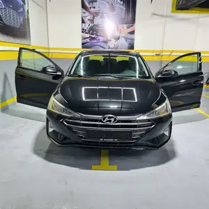 Hyundai Elantra, 2019