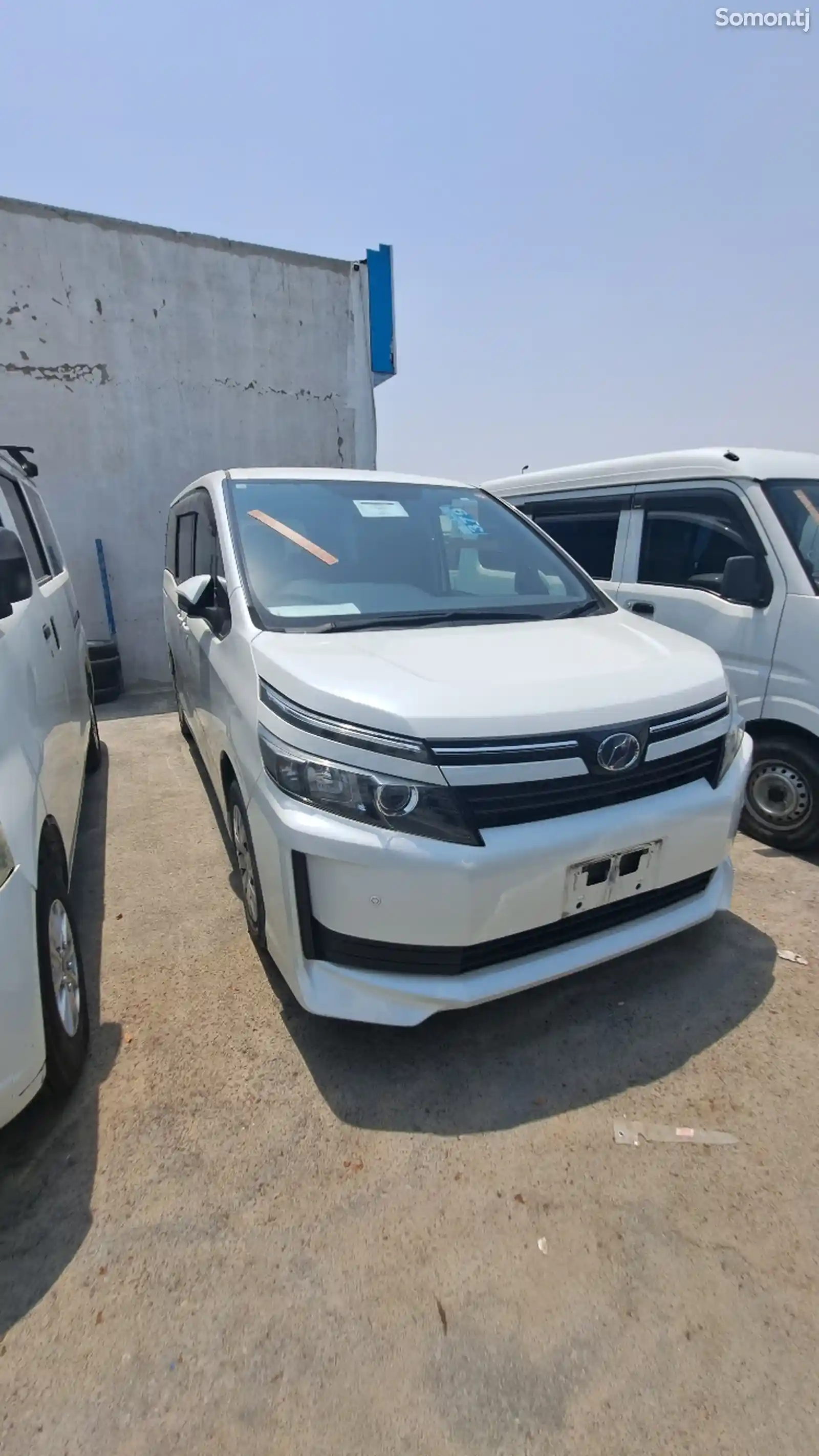 Toyota Voxy, 2014-4