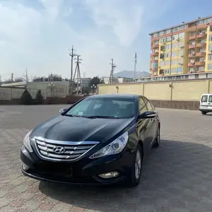 Hyundai Sonata, 2010