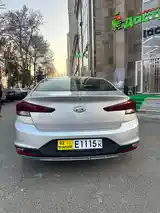 Hyundai Elantra, 2019-5