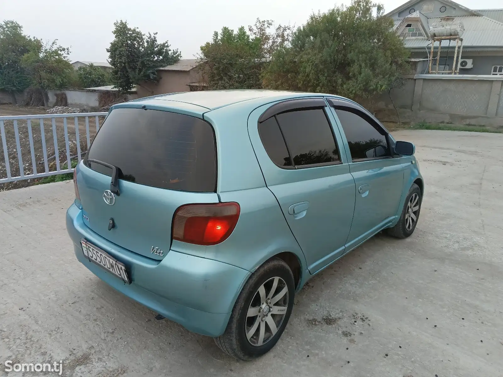 Toyota Vitz, 2001-2