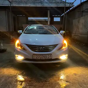 Hyundai Sonata, 2011