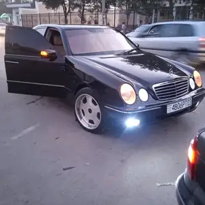 Mercedes-Benz E class, 2002