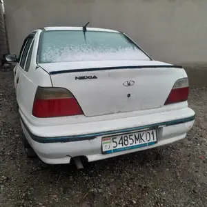 Daewoo Nexia, 1996