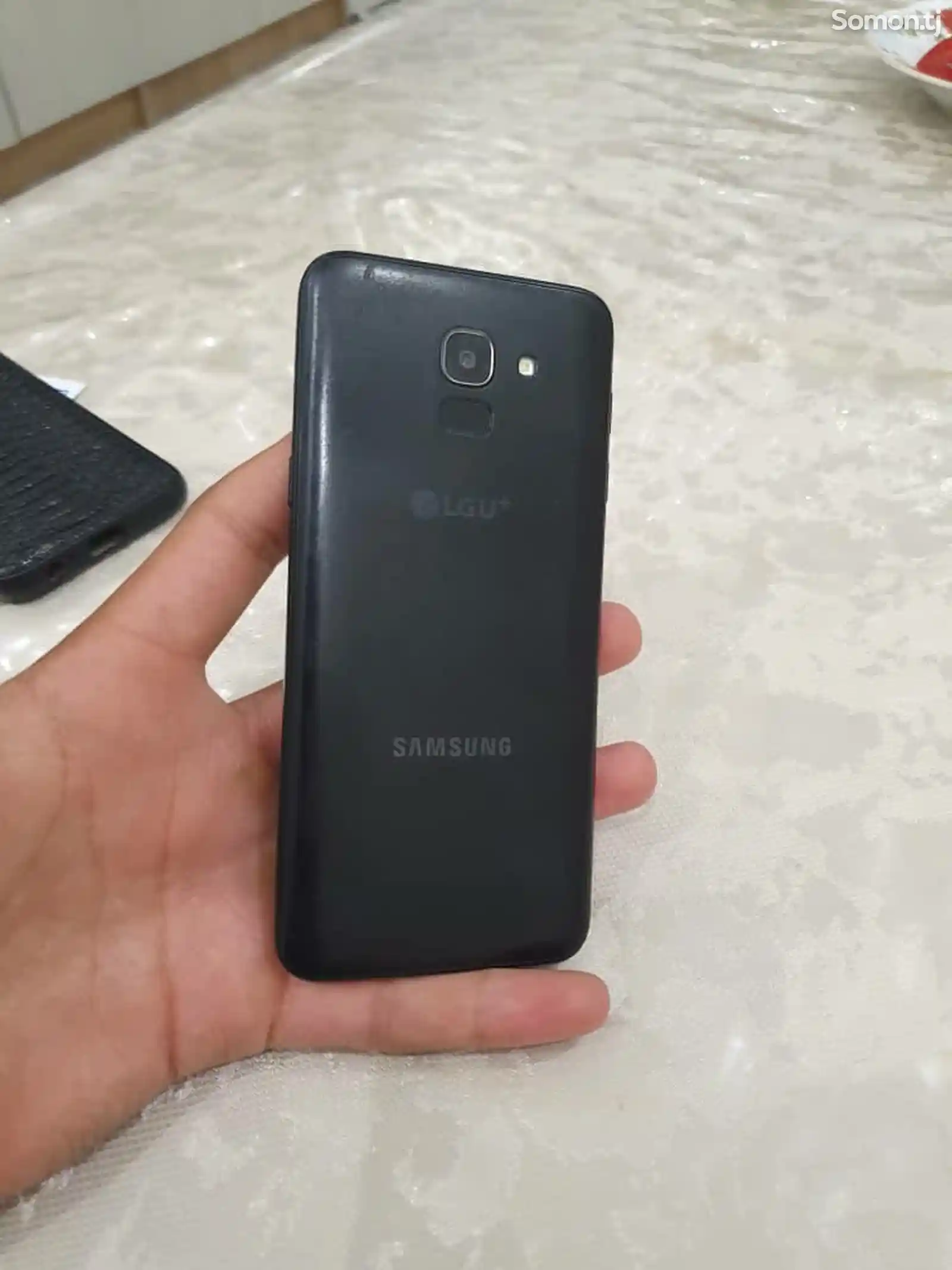 Samsung Galaxy J6-4