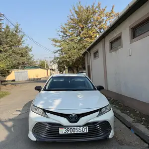 Toyota Camry, 2018