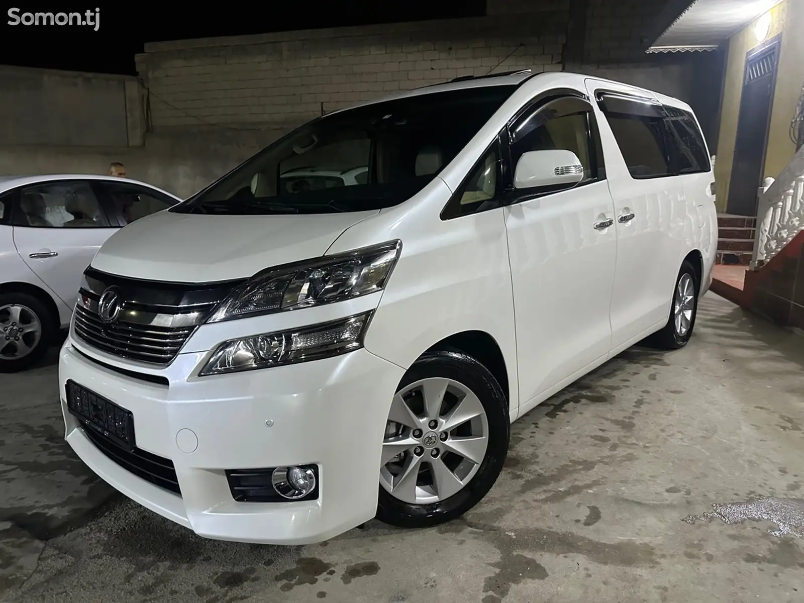 Toyota Vellfire, 2014-9