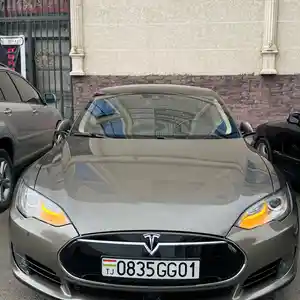 Tesla Model S, 2016