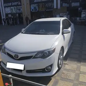 Toyota Camry, 2015