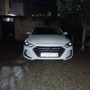 Hyundai Elantra, 2018