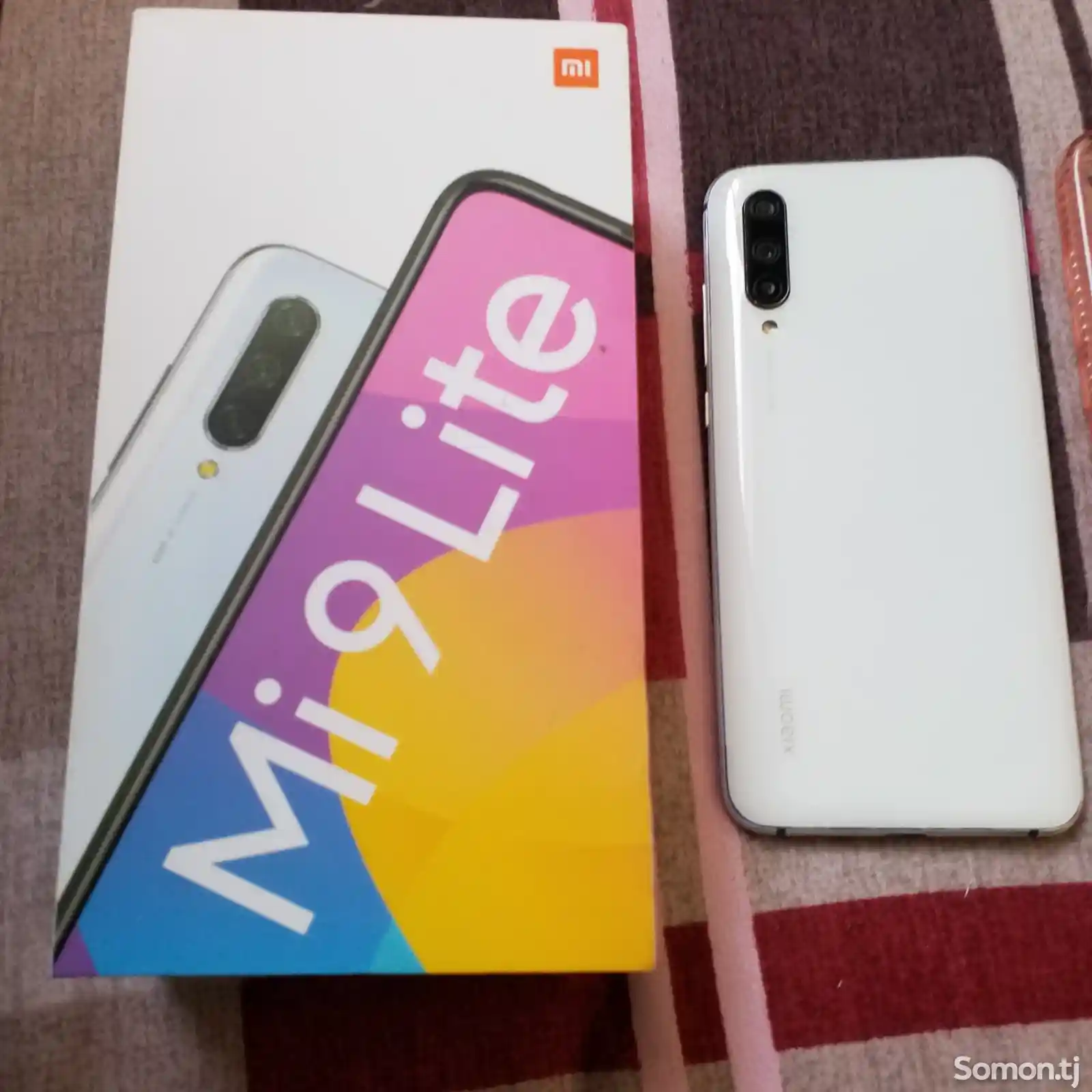 Xiaomi Mi 9 Lite 128/6Gb White-11