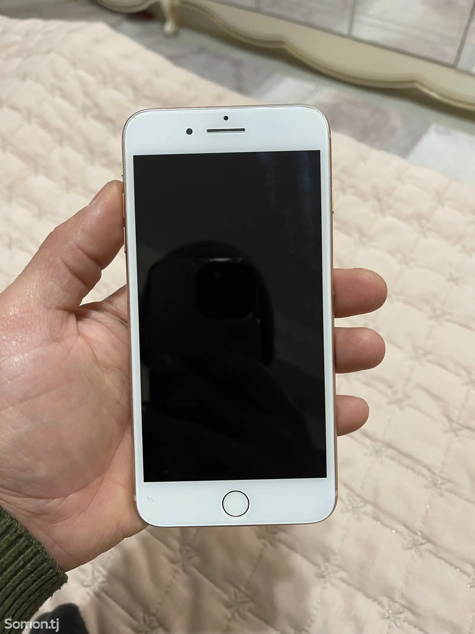 Apple iPhone 8 plus, 64 gb, Gold-1