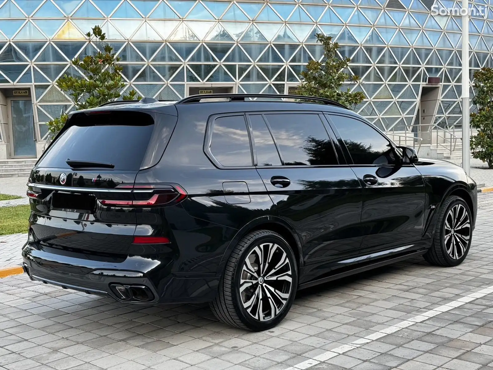 BMW X7, 2023-4