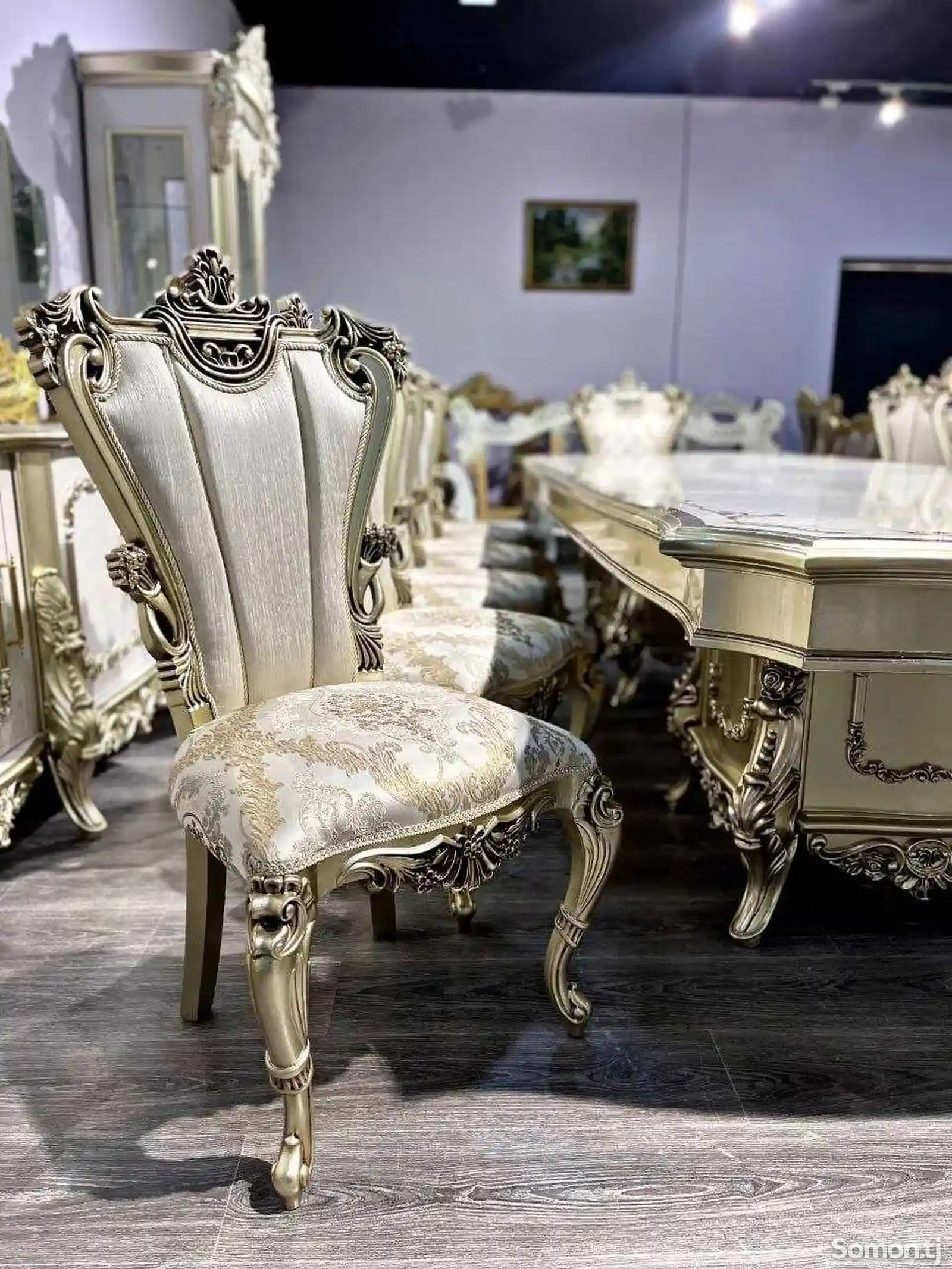 Королевский комплект стола и стульев Gold-2