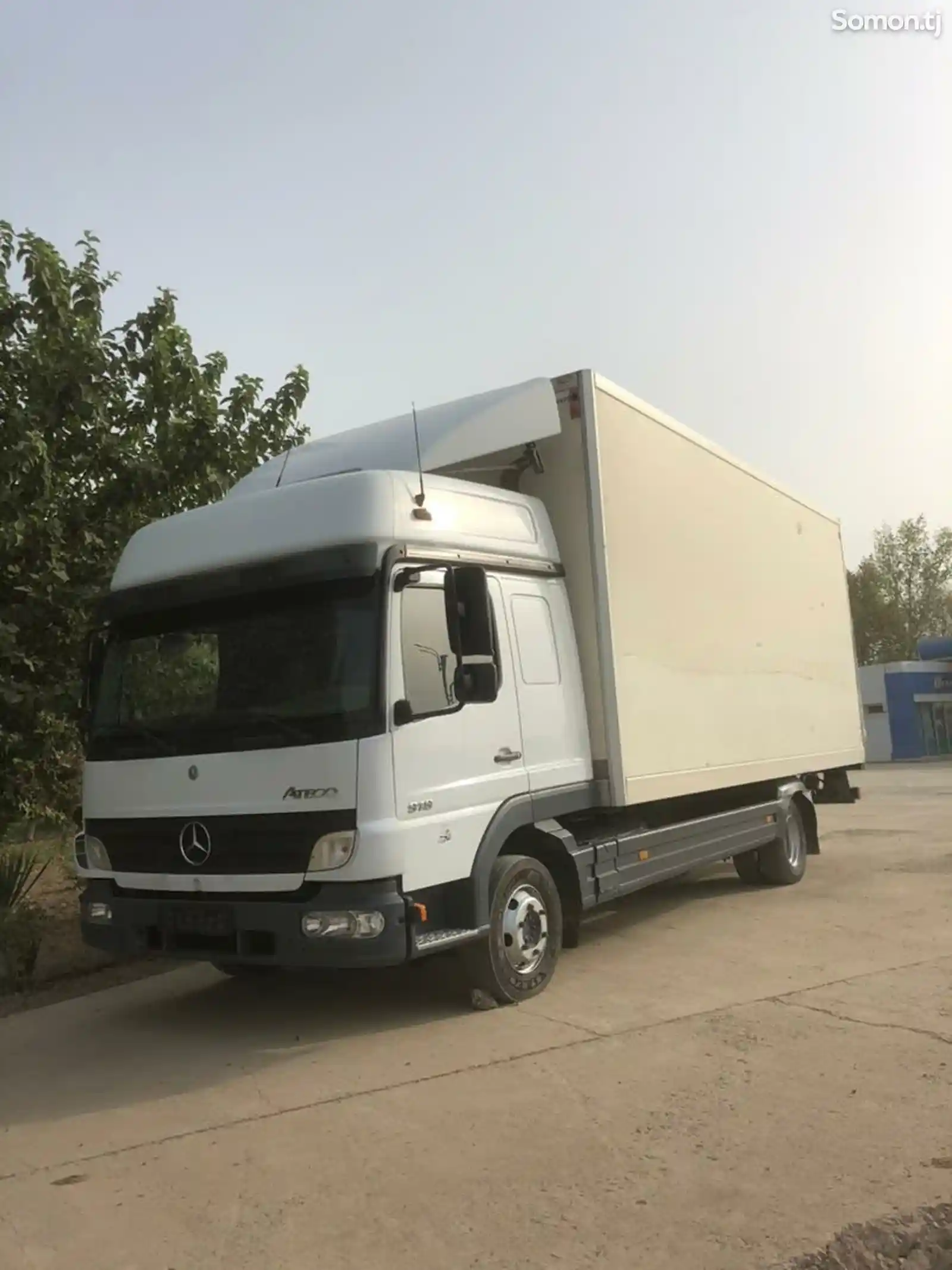 Бортовой грузовик Mercedes-Benz Atego 818, 2008-2