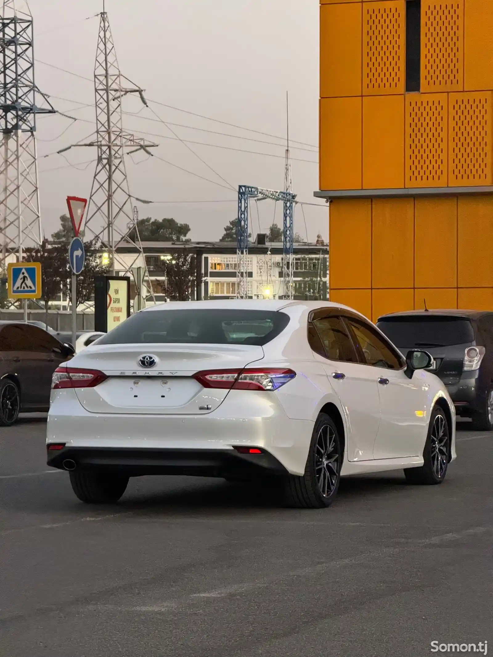 Toyota Camry, 2018-5