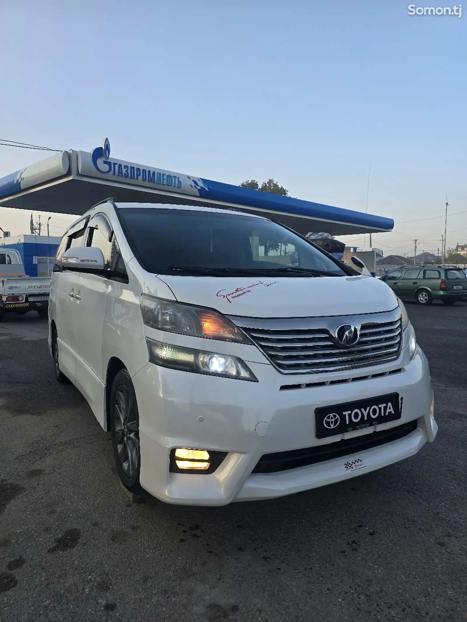 Toyota Vellfire, 2010-1