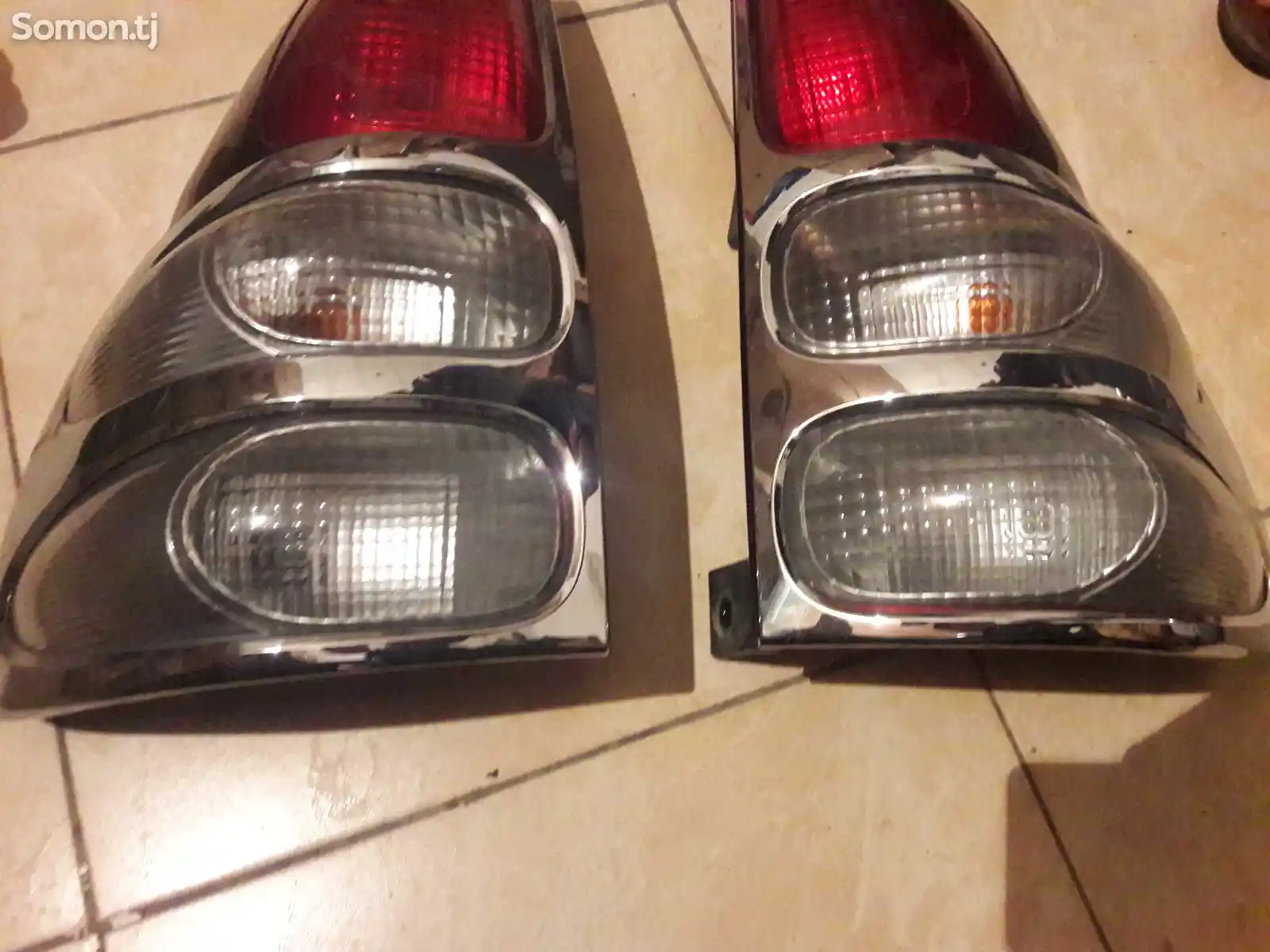 Задние фонари на Toyota Prado 120-1