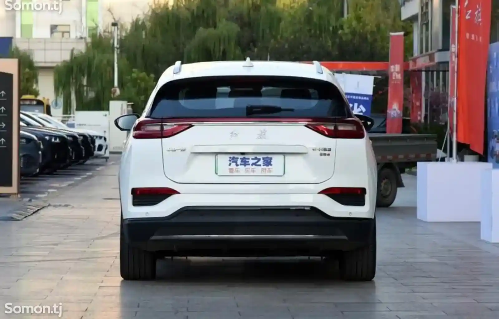 Hongqi E-HS3, 2019-4