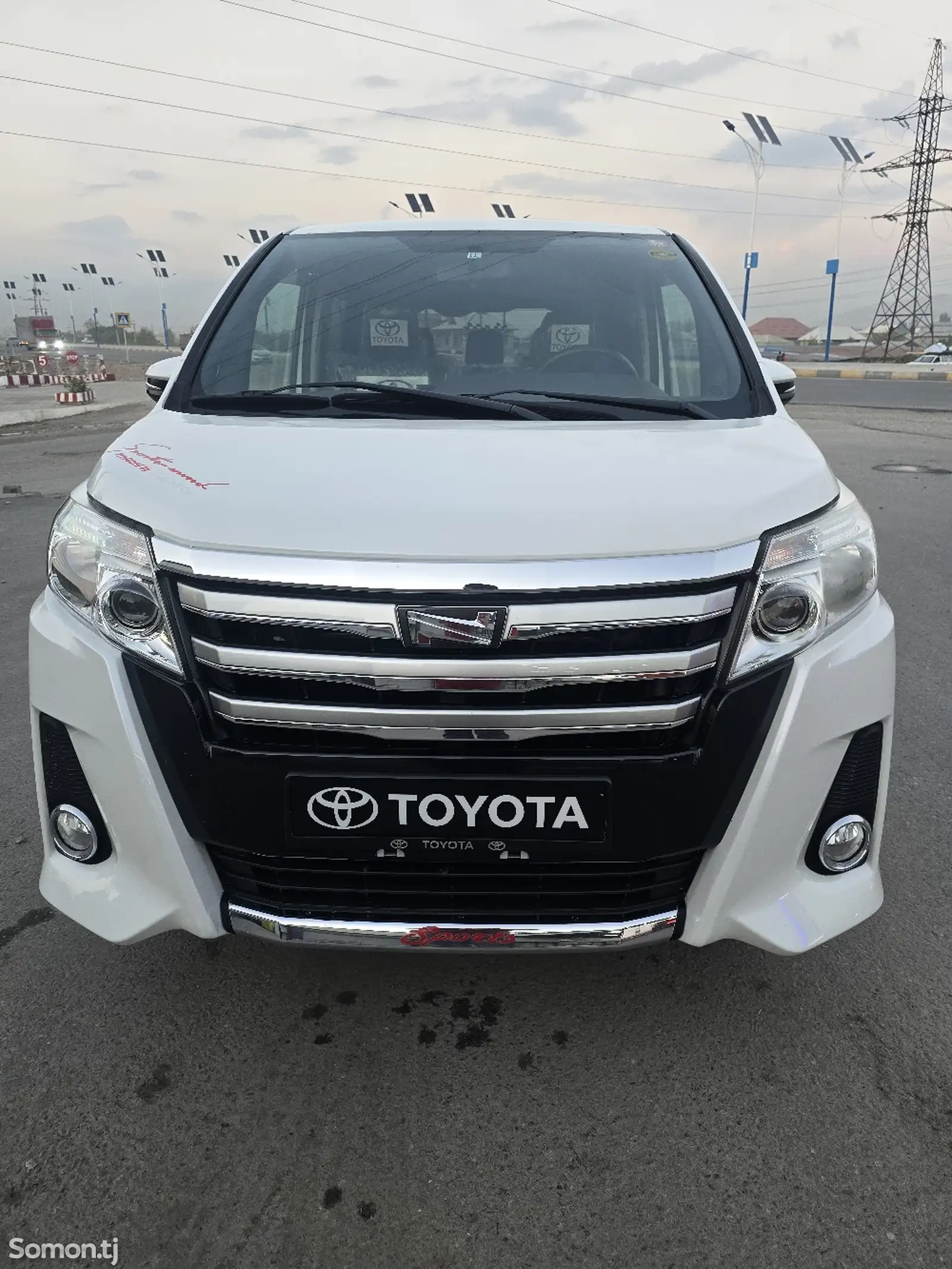 Toyota Voxy, 2014-3