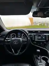 Toyota Camry, 2018-8