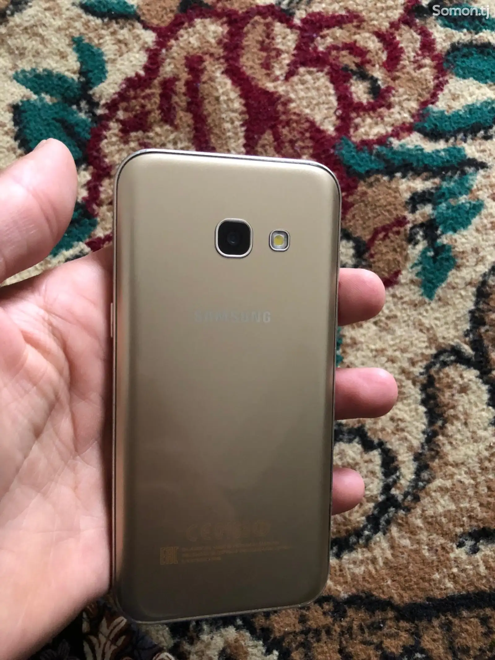 Samsung Galaxy A3 2017-1