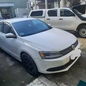 Volkswagen Jetta, 2012