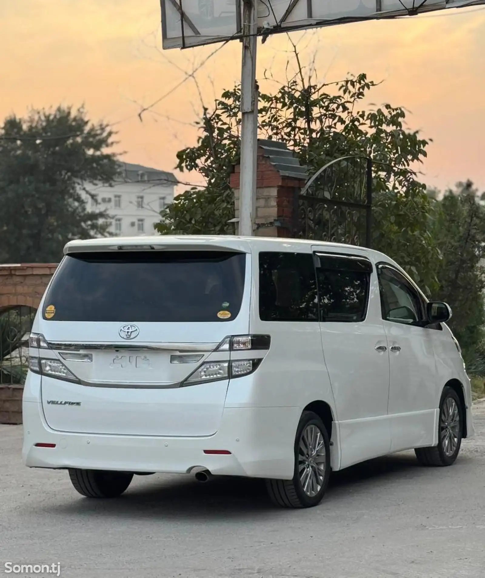 Toyota Vellfire, 2015-5