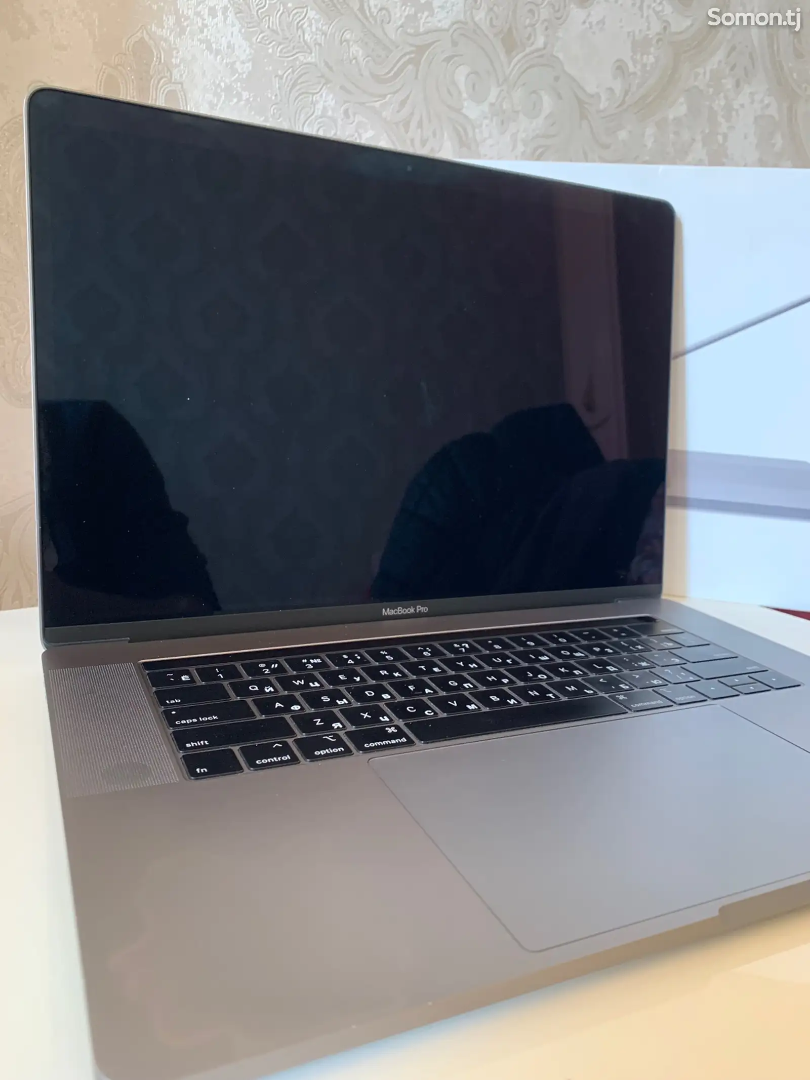 Ноутбук MacBook Pro-1