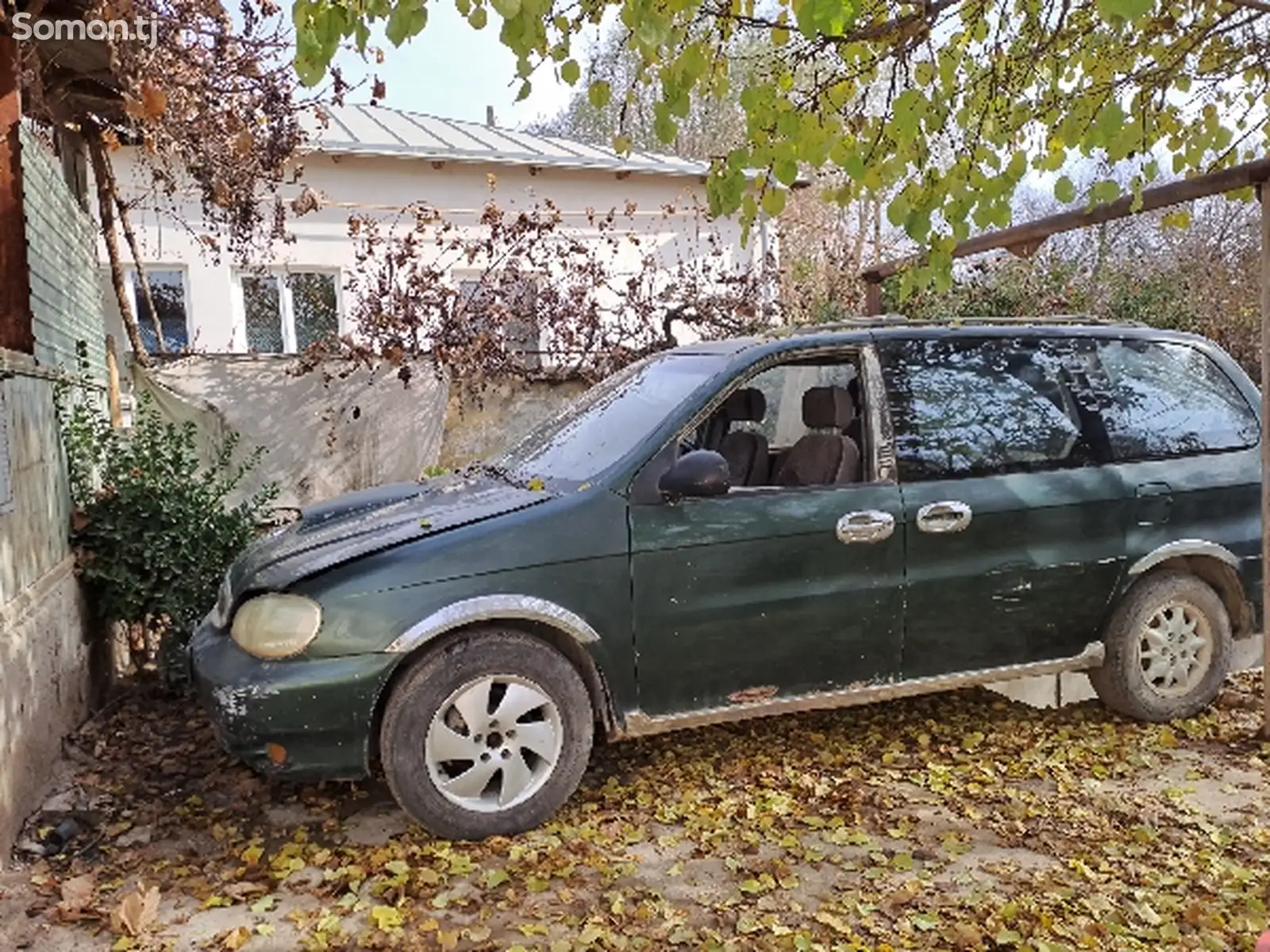 Kia Carnival, 1998-1