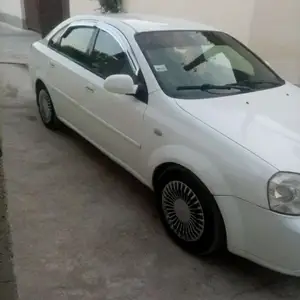 Chevrolet Lacetti, 2004