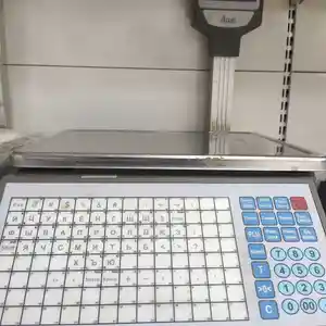 Электронные весы с печатью этикеток
