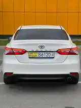 Toyota Camry, 2019-13