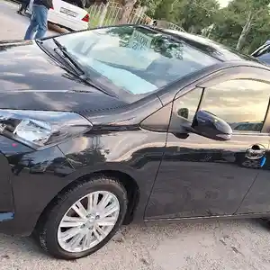 Toyota Vitz, 2014