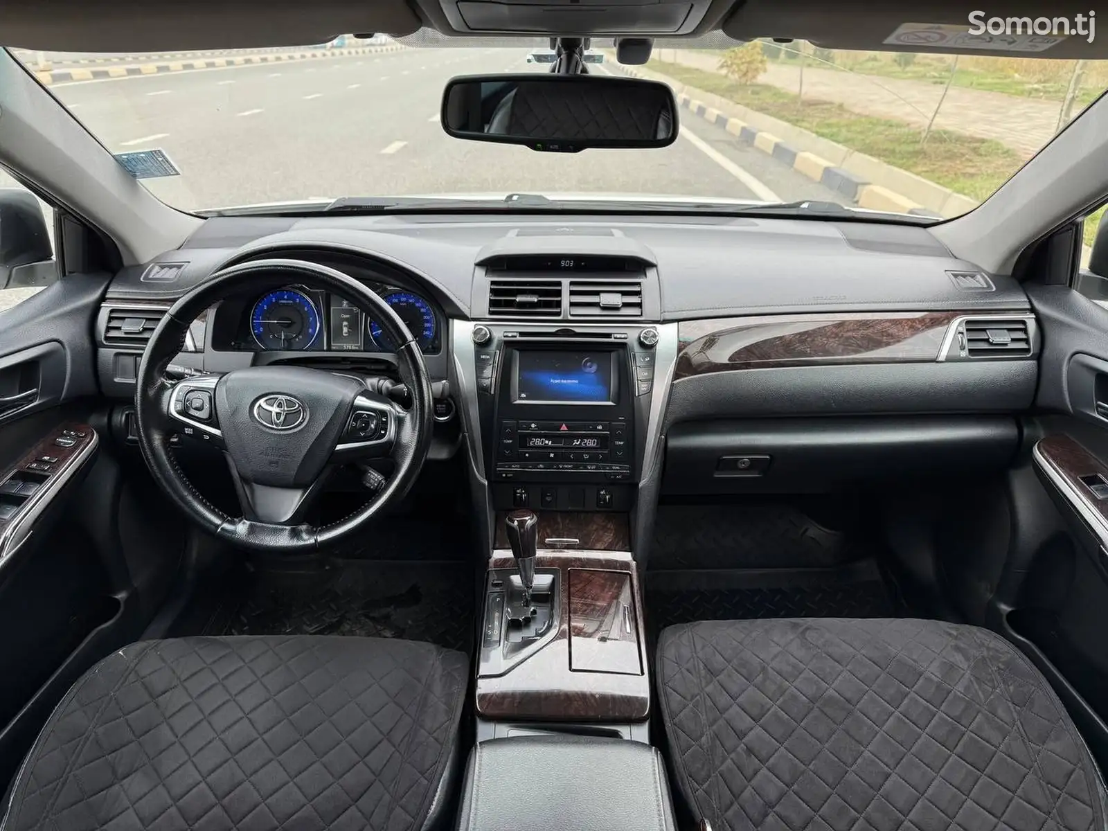 Toyota Camry, 2015-10