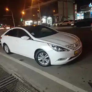 Hyundai Sonata, 2011