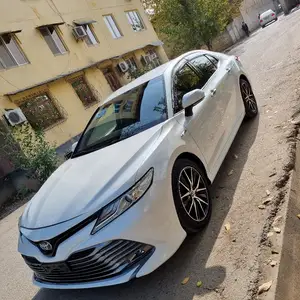 Toyota Camry, 2018