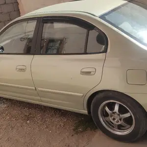 Hyundai Elantra, 2003