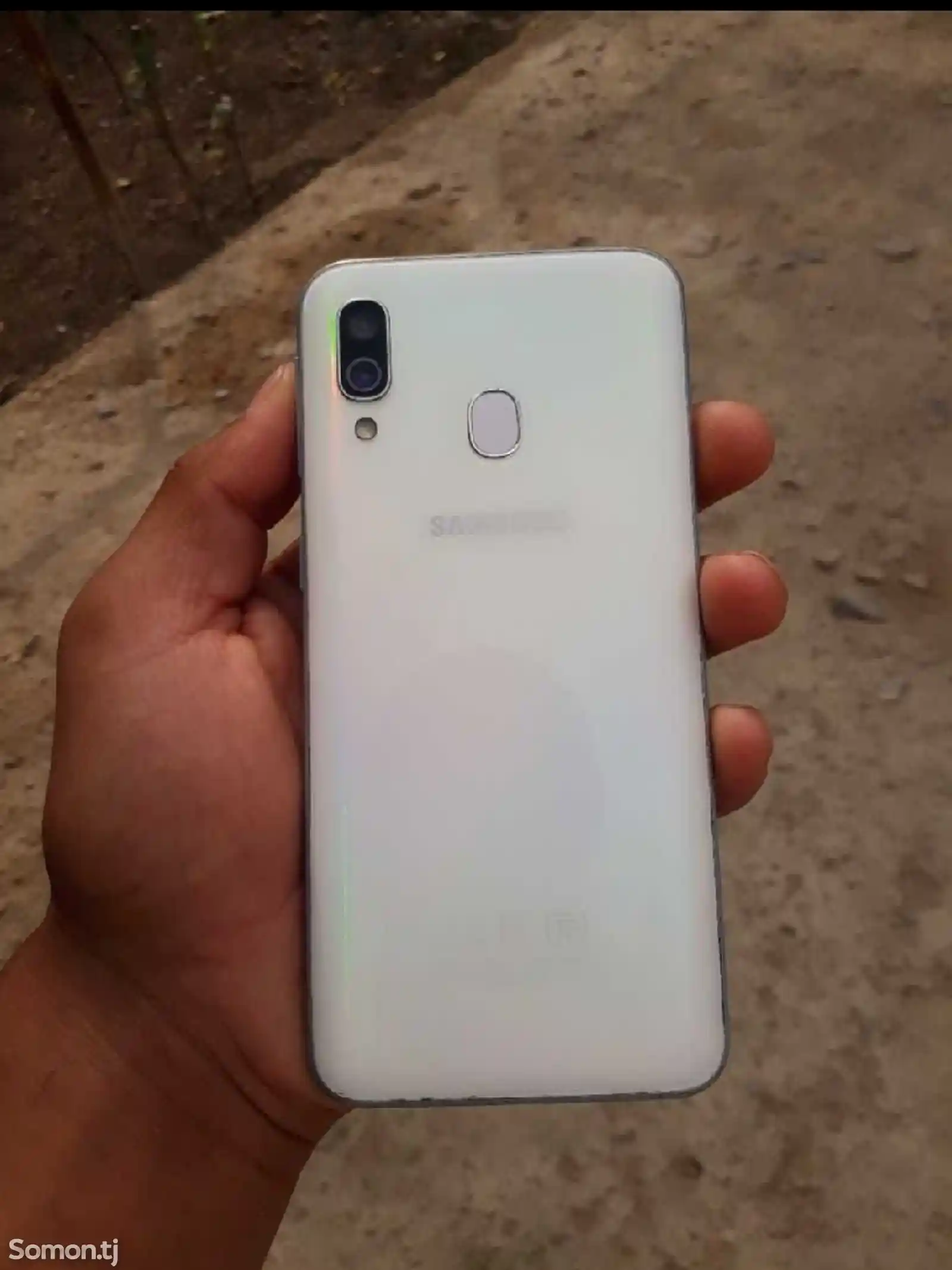 Samsung Galaxy A40-1