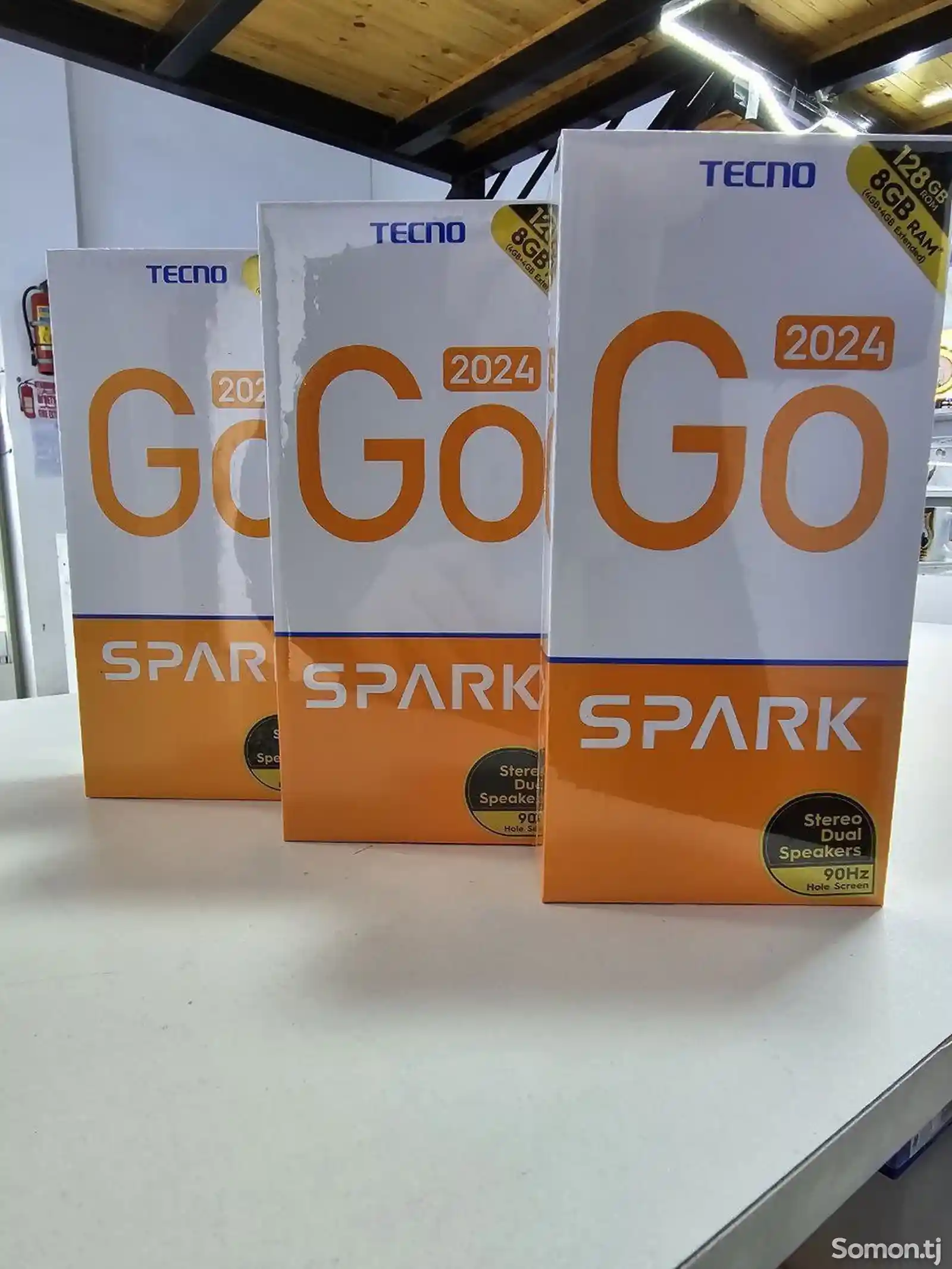 Tecno Spark GO 2024 3/64gb-2