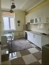 2-комн. квартира, 11 этаж, 70м²,  Овир-5