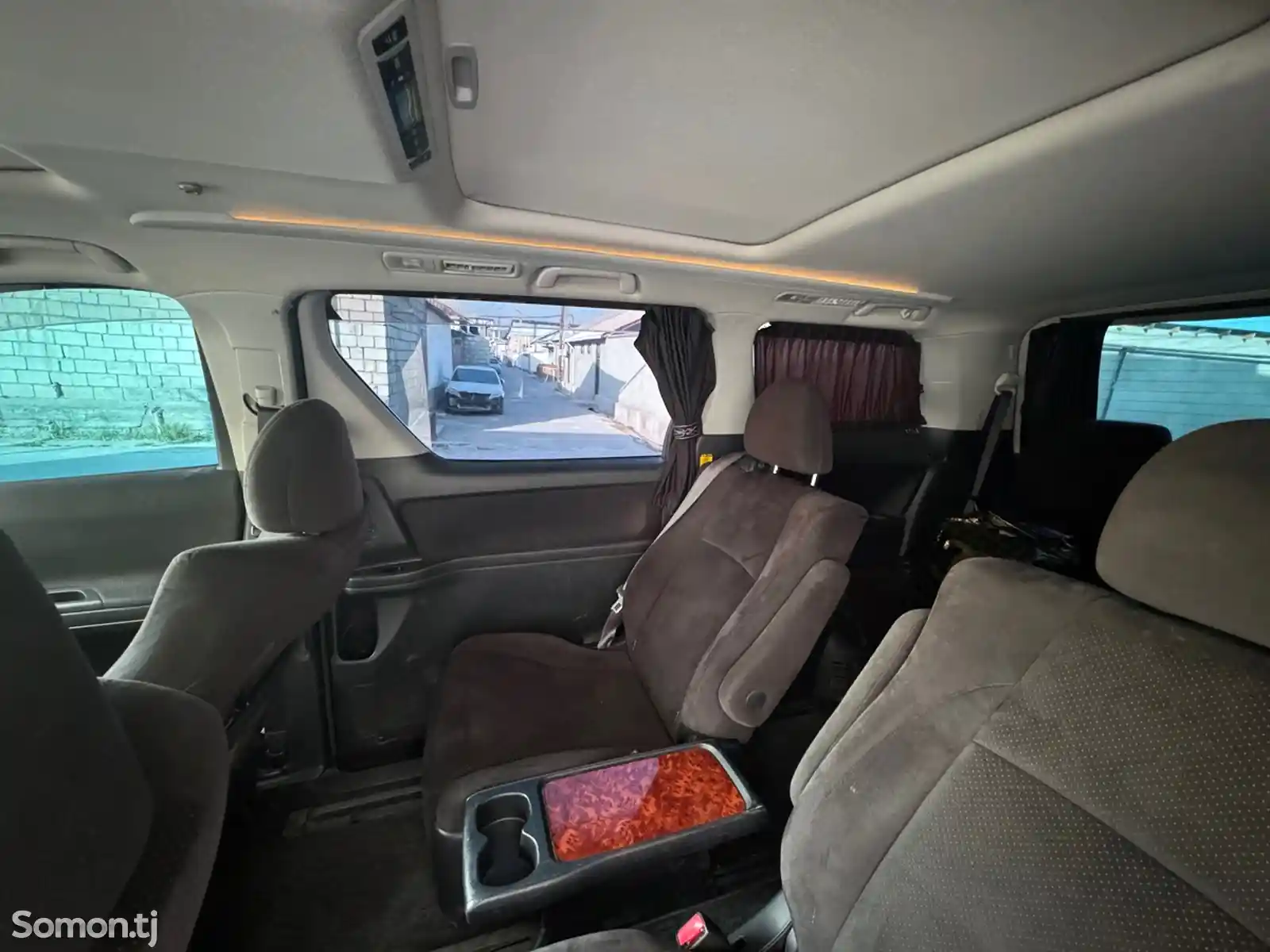 Toyota Vellfire, 2014-10