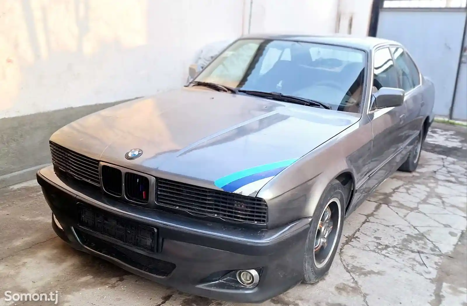 BMW M5, 1989-3