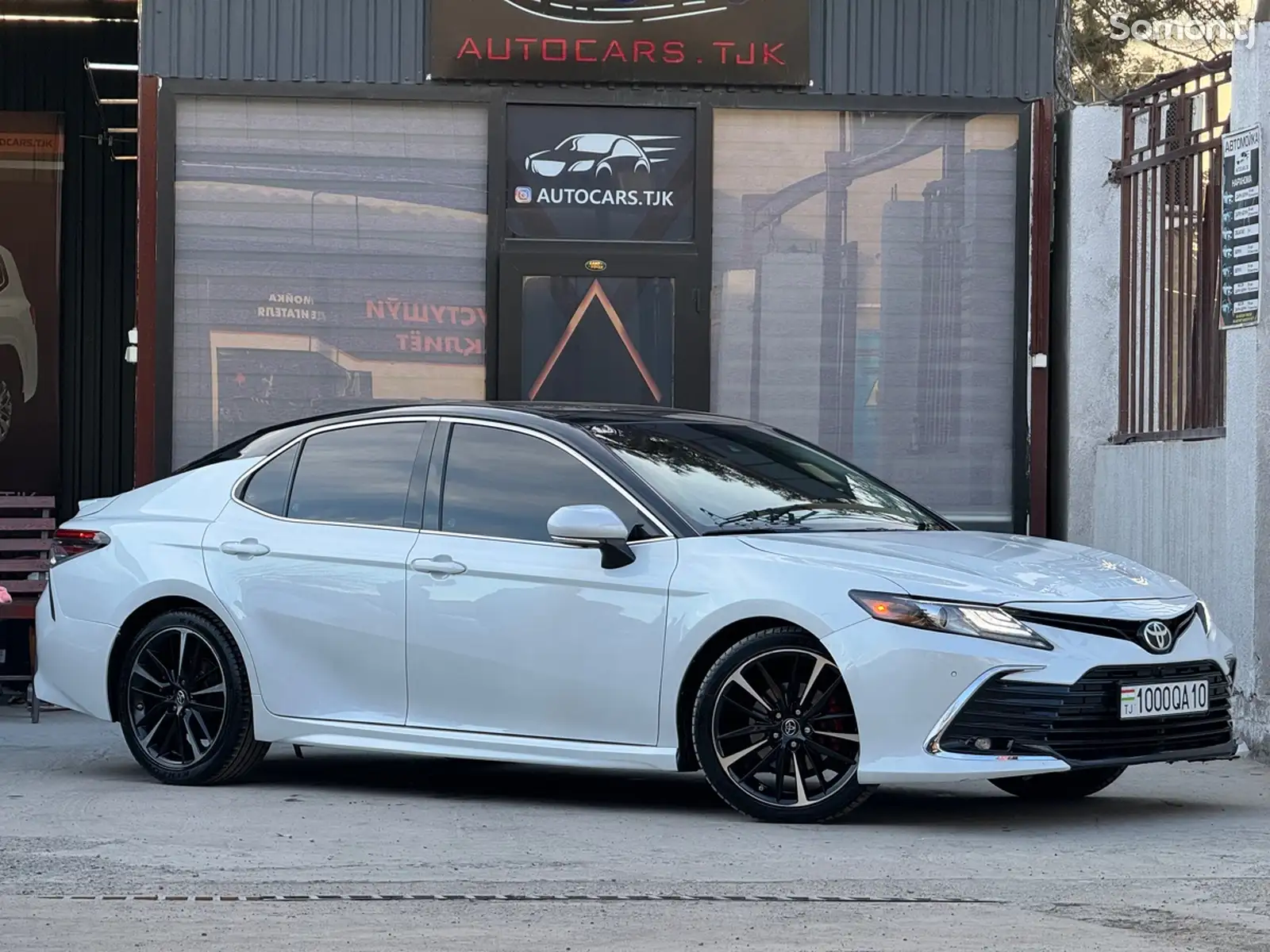 Toyota Camry, 2018-1