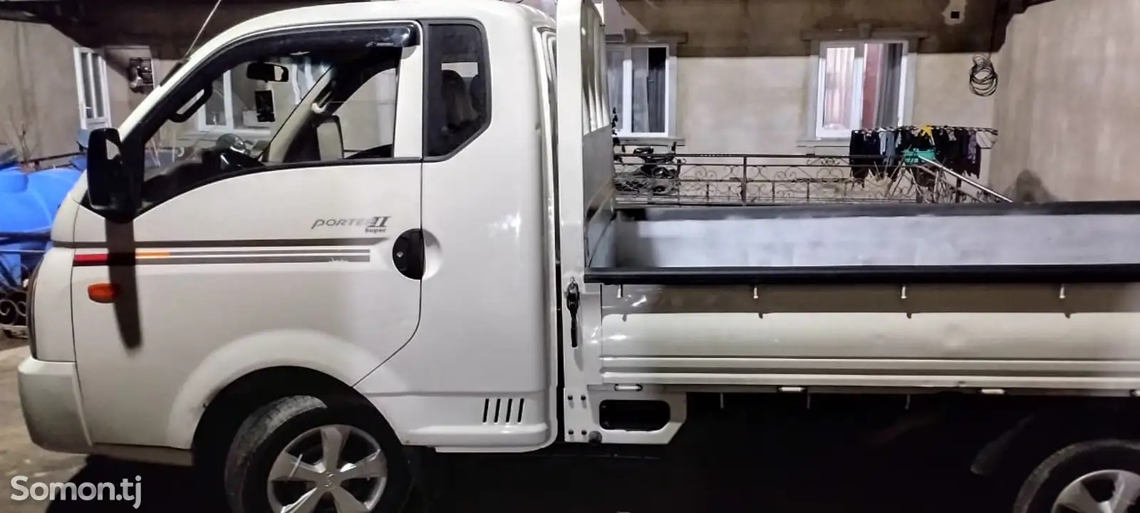 Бортовой автомобиль Hyundai Porter, 2015-1