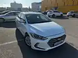 Hyundai Elantra, 2017-3