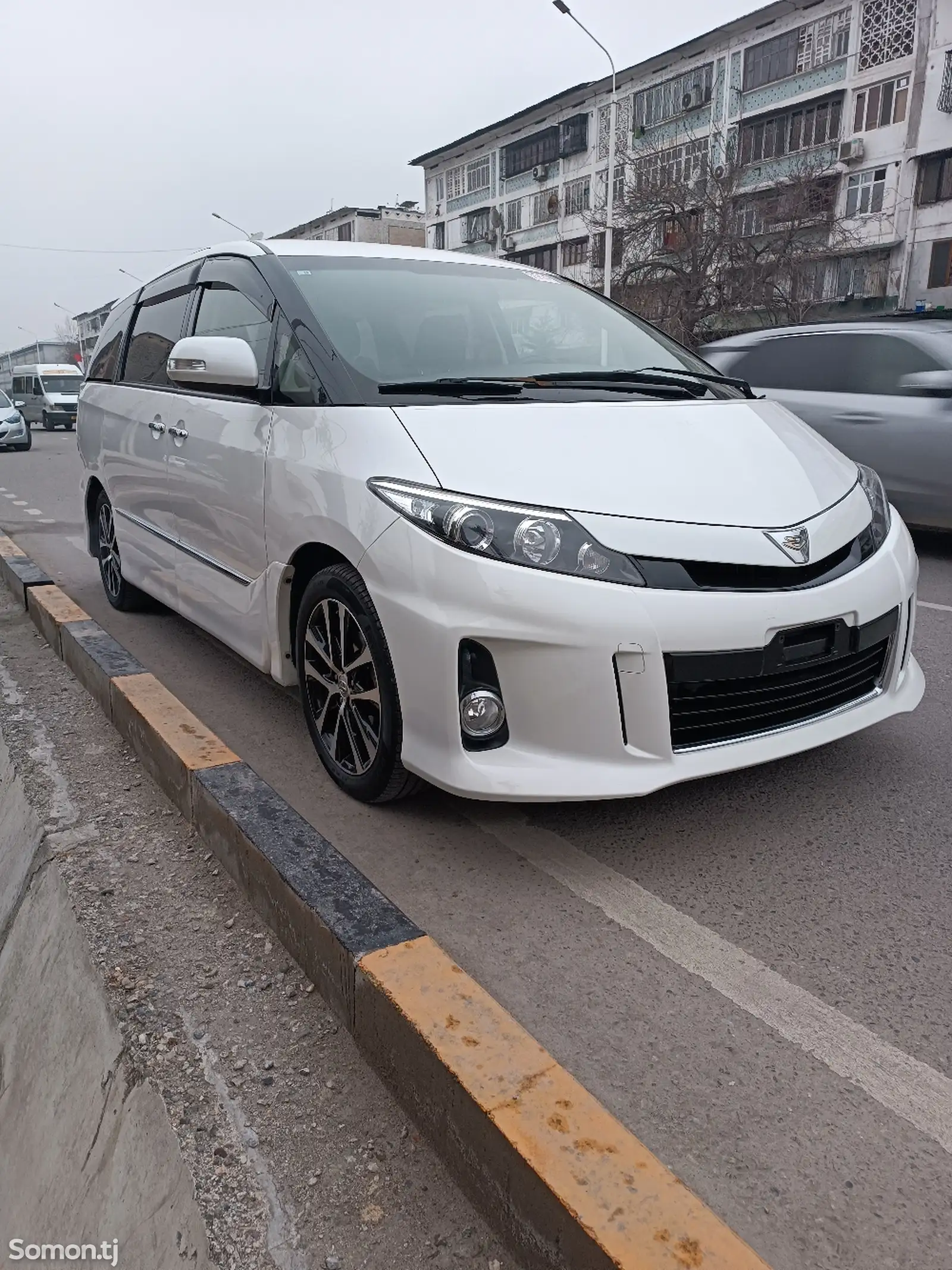 Toyota Estima, 2014-1