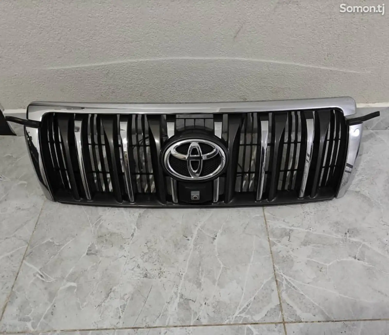 Решетка радиатора от Toyota Land Cruiser Prado 150